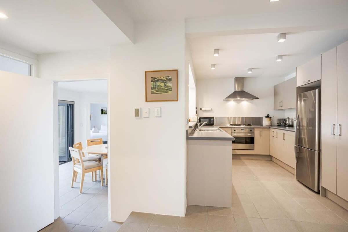 Stylish And Serene Living In Kohimarama Auckland Bagian luar foto